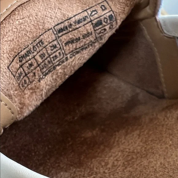 Vionic Cream Loafers with Gold Chain Detail 9 - Picture 9 of 10